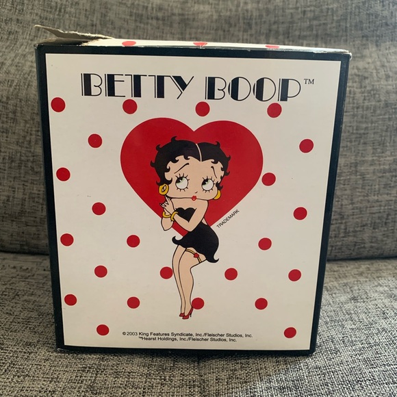 Rare Strike a Pose Betty Boop Bobblehead